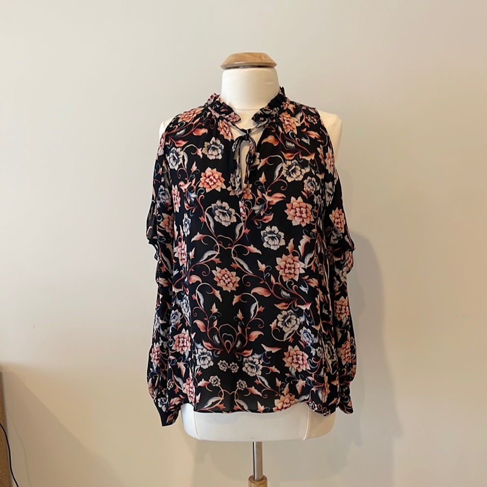 Parker blouse. Peekaboo shoulders. Button cuffs